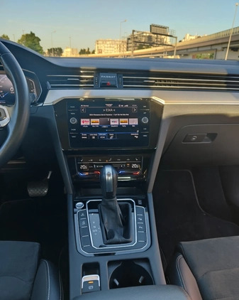 Volkswagen Passat cena 130000 przebieg: 88400, rok produkcji 2021 z Warszawa małe 742